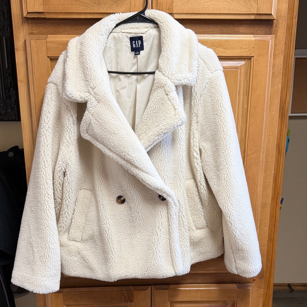 GAP Women's Cream Teddy Jacket